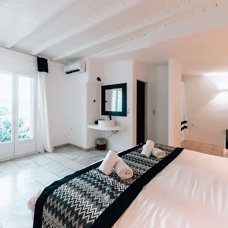 Mr & Mrs White Mykonos بلاتيس يالوس