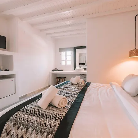 فندق Mr & Mrs White Mykonos 4*