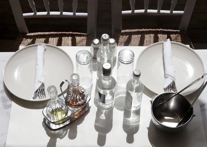 Mr And Mrs White Mykonos Otel